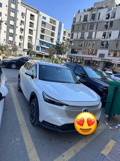 Honda Vezel e-HEV Play 2021 | Hybrid | White | Excellent Condition