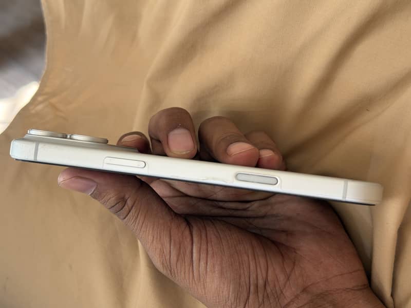 Apple iPhone 17 Pro Max 6
