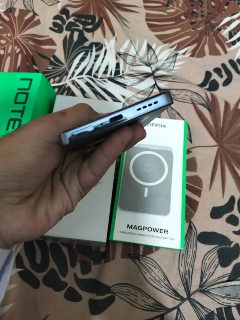 Infinix Note 40 8
