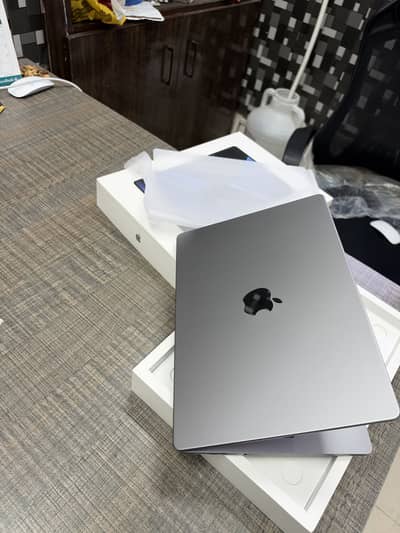 MACBOOK PRO M2 2023 14 INCH 32GB RAM 2TB SSD WITH BOX GOOD CONDITION