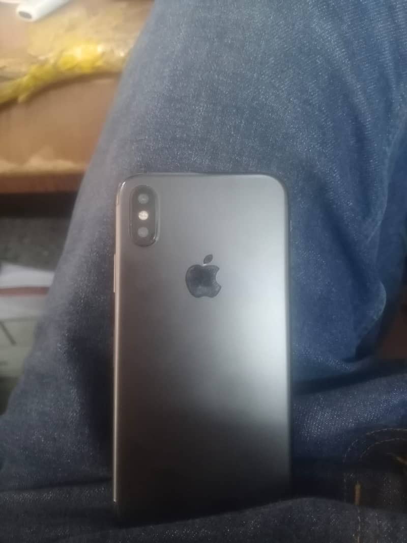 iPhone xs 4