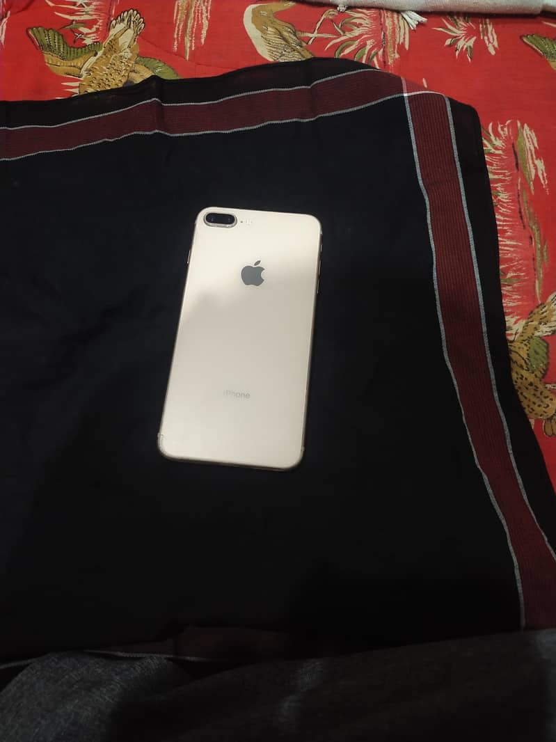 Apple iPhone 8 Plus 0