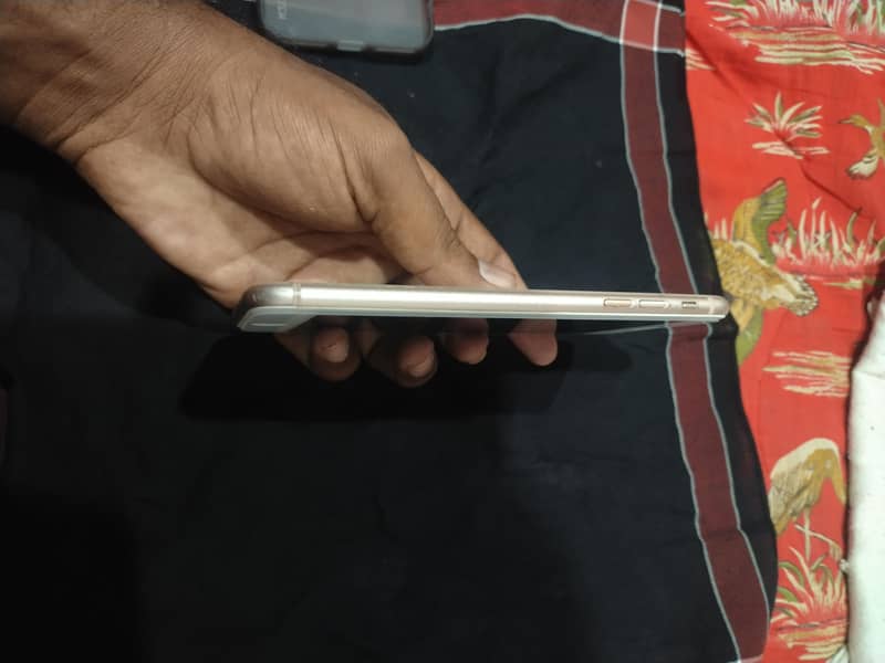 Apple iPhone 8 Plus 3