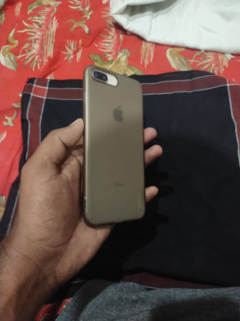 Apple iPhone 8 Plus 9