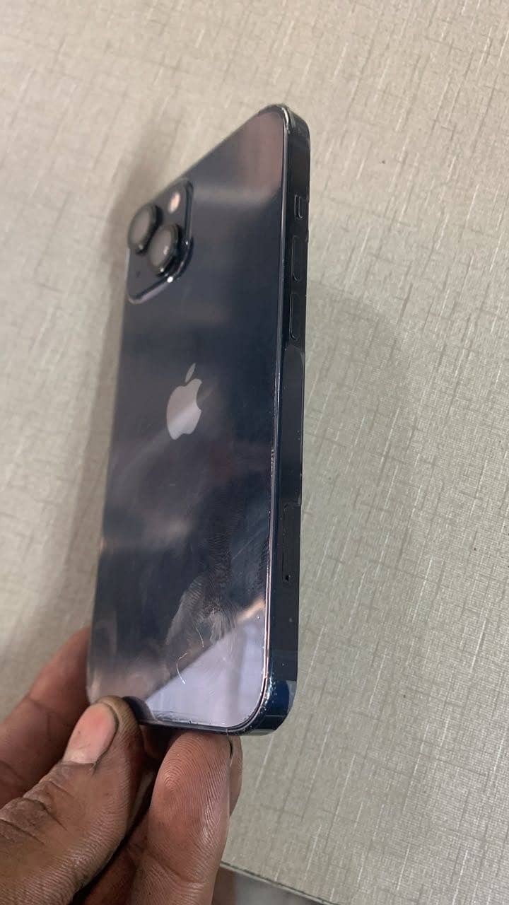 Apple iPhone 13 0