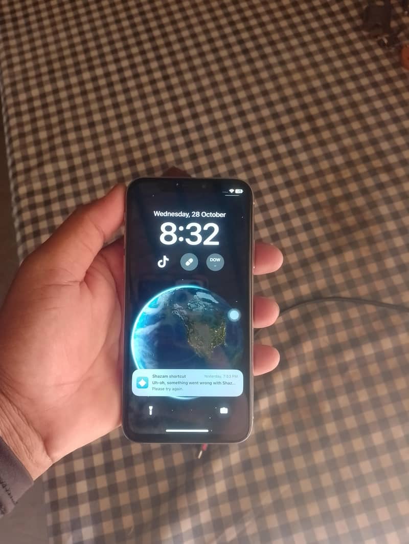 Apple iPhone X 4