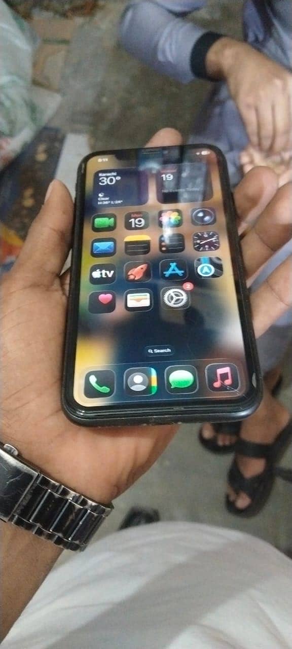 Apple iPhone 11 0