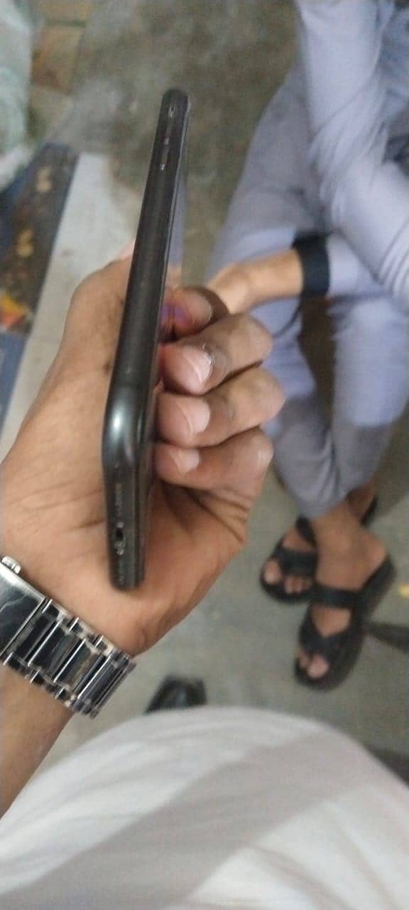 Apple iPhone 11 3