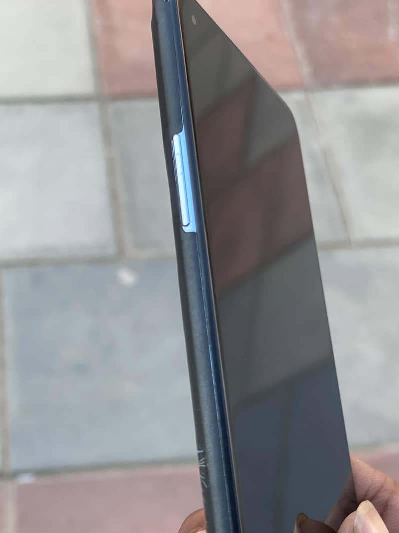 One Plus 9R 1