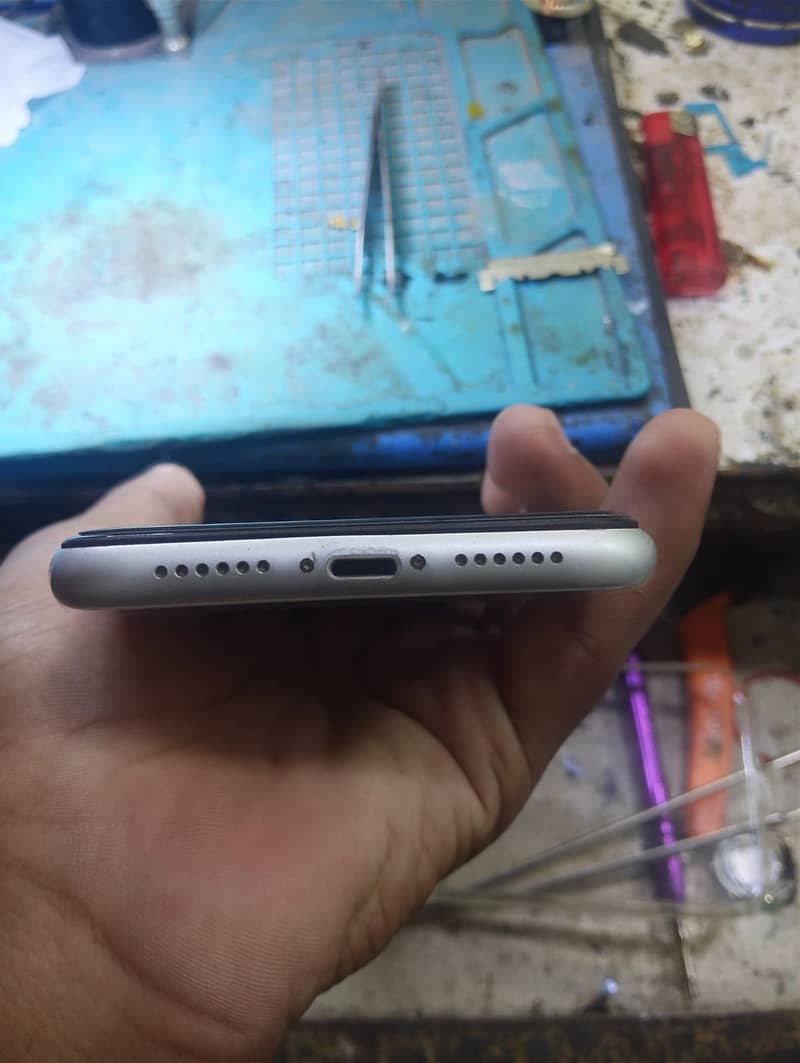 Apple iPhone XR 5