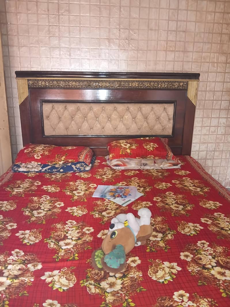 classic king size bed 5