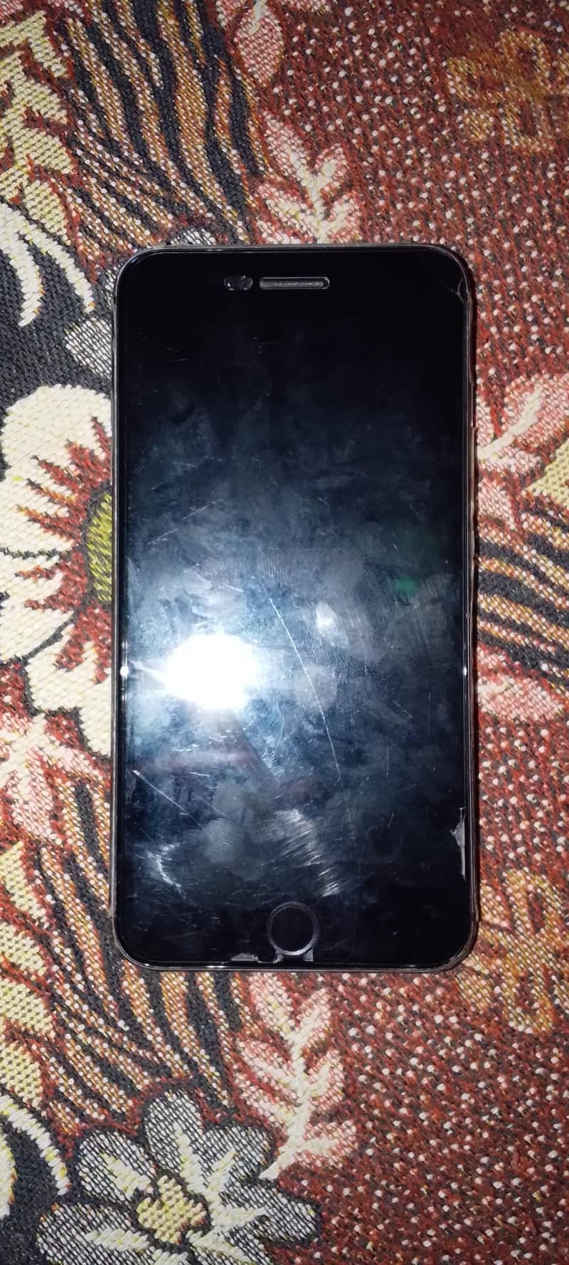 Apple iPhone 8 Plus 0