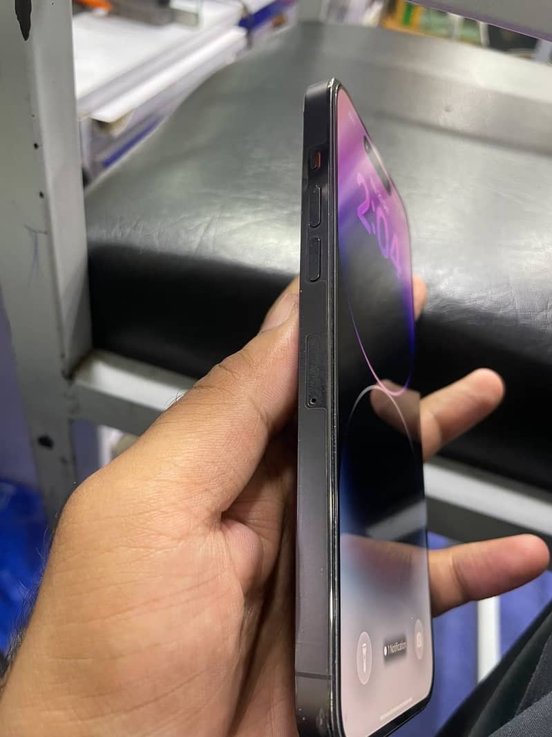 iPhone 14 Pro Max 0
