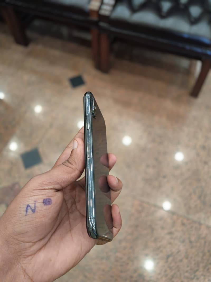 Apple iPhone X 1