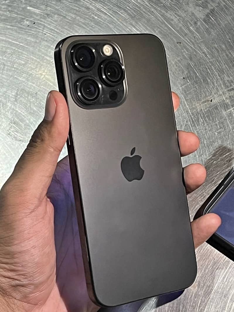 Apple iPhone 15 Pro Max 0