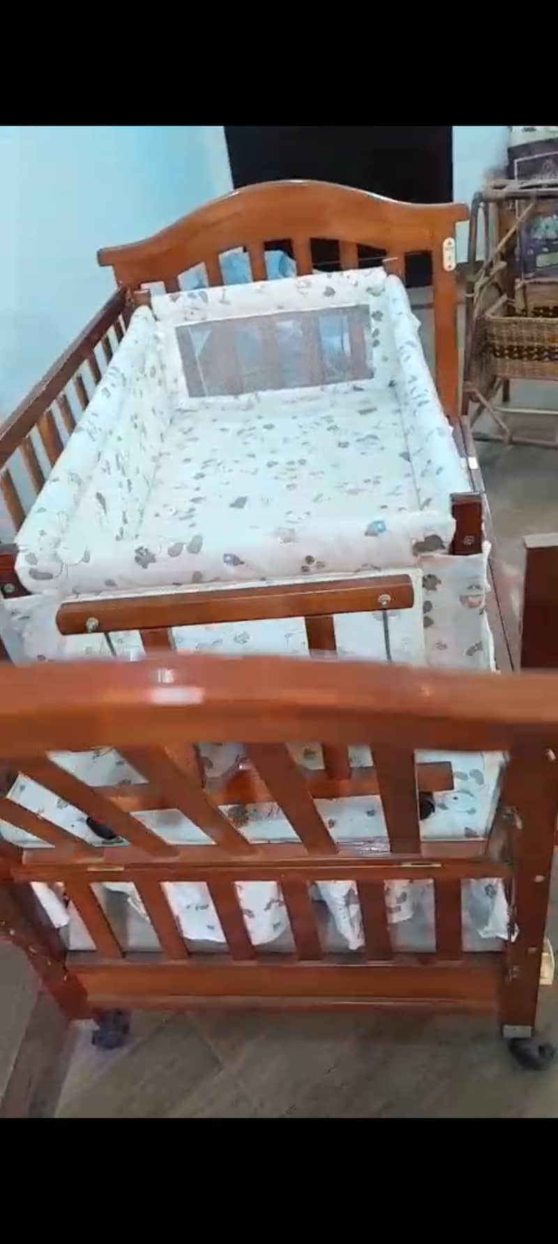 Baby cot 3