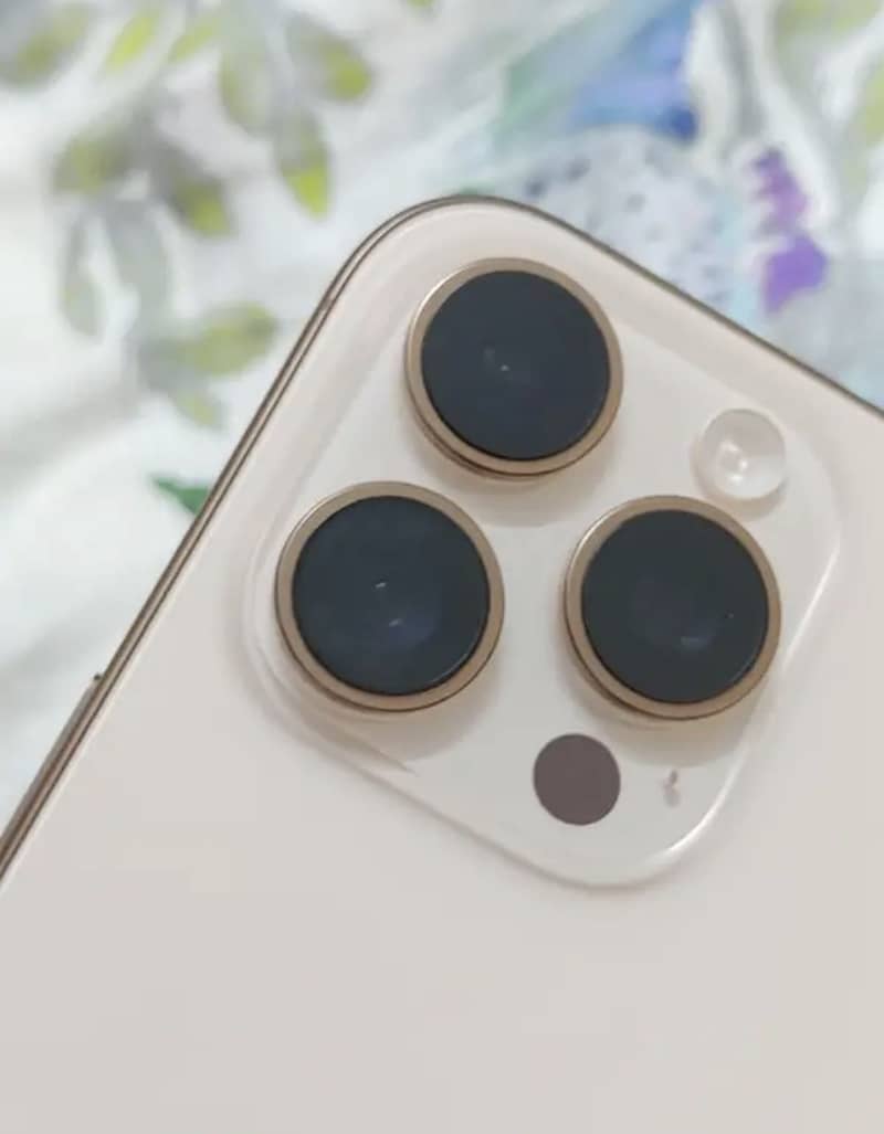 Apple iPhone 16 Pro Max JV 1