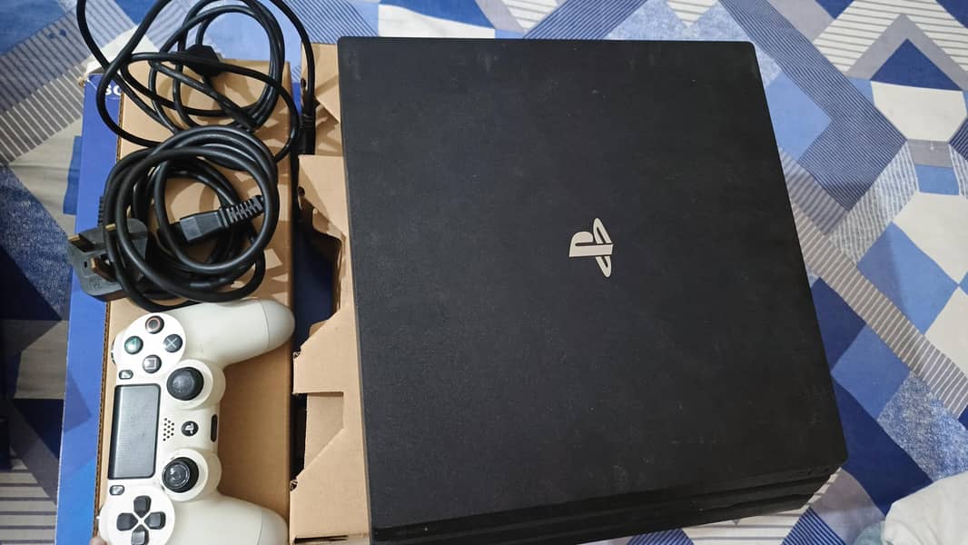Sony PlayStation 4 Pro 1TB + Controller + Bluetooth Headset 3