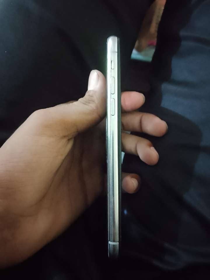 Apple iPhone X 2