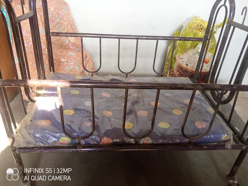 baby cot 1