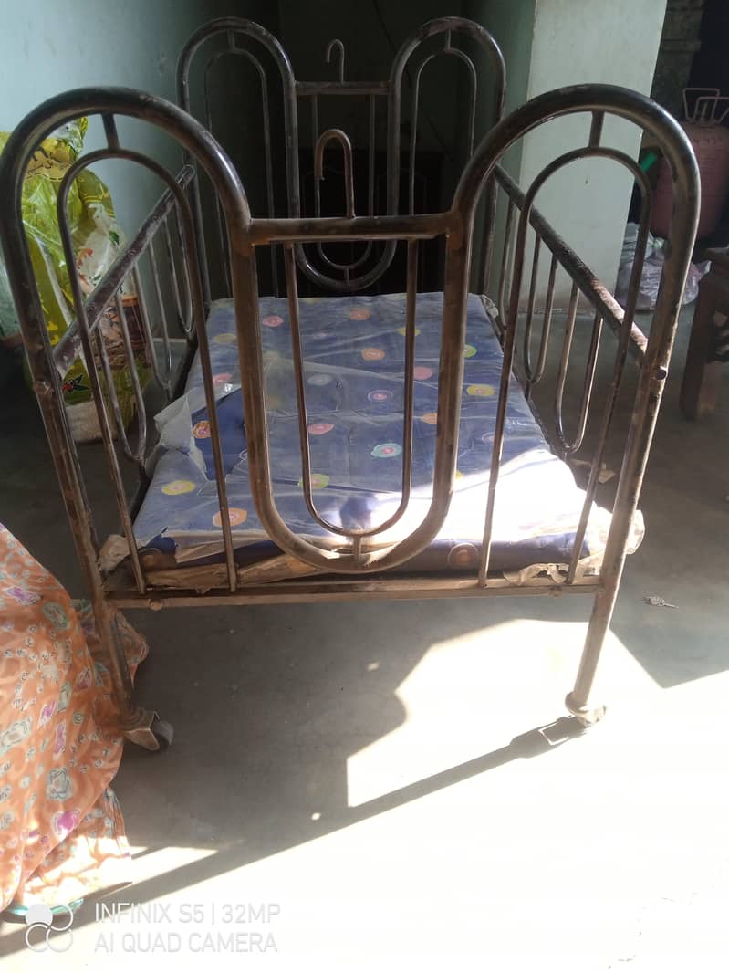 baby cot 2