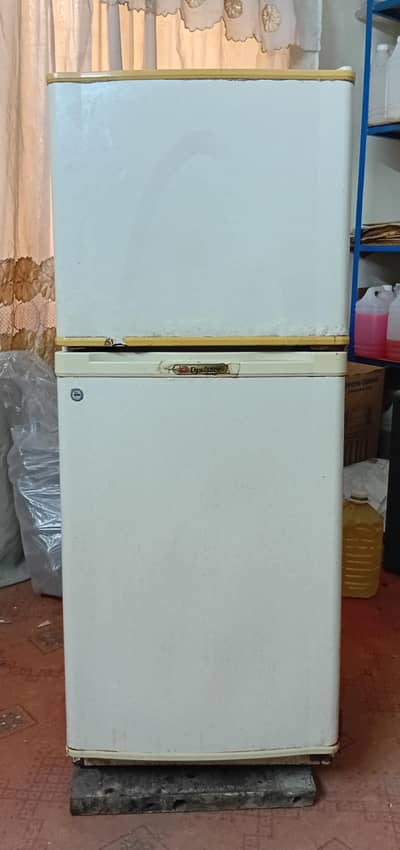 Small size dawalance Fridge in working condition