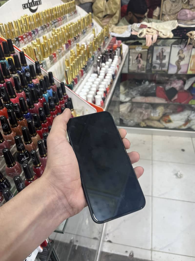 Apple iPhone 13 1