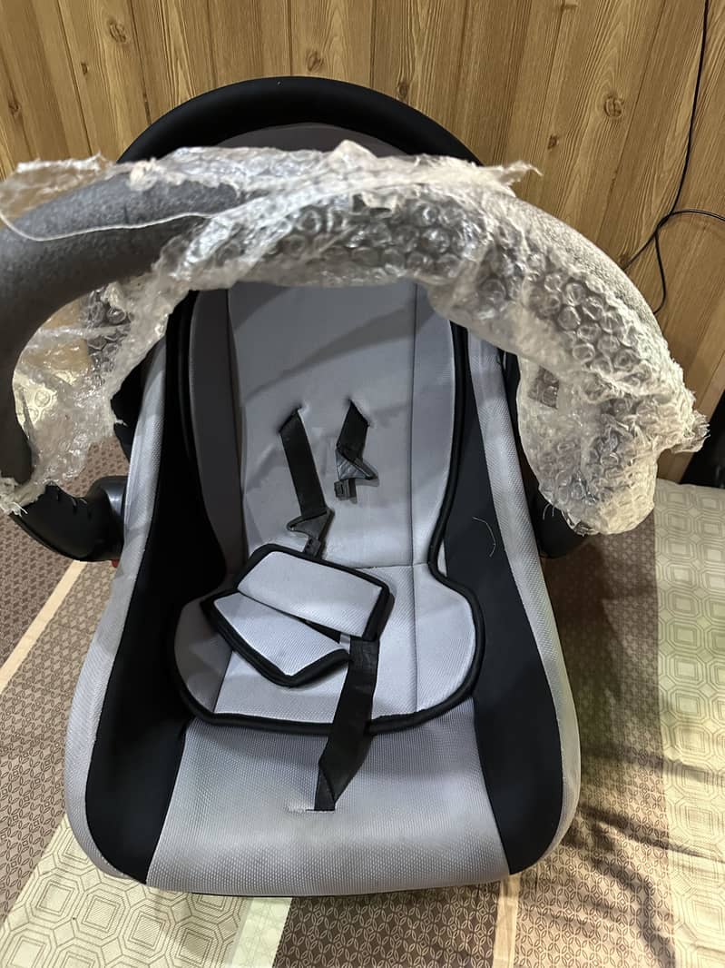 Carry cot new condition 1