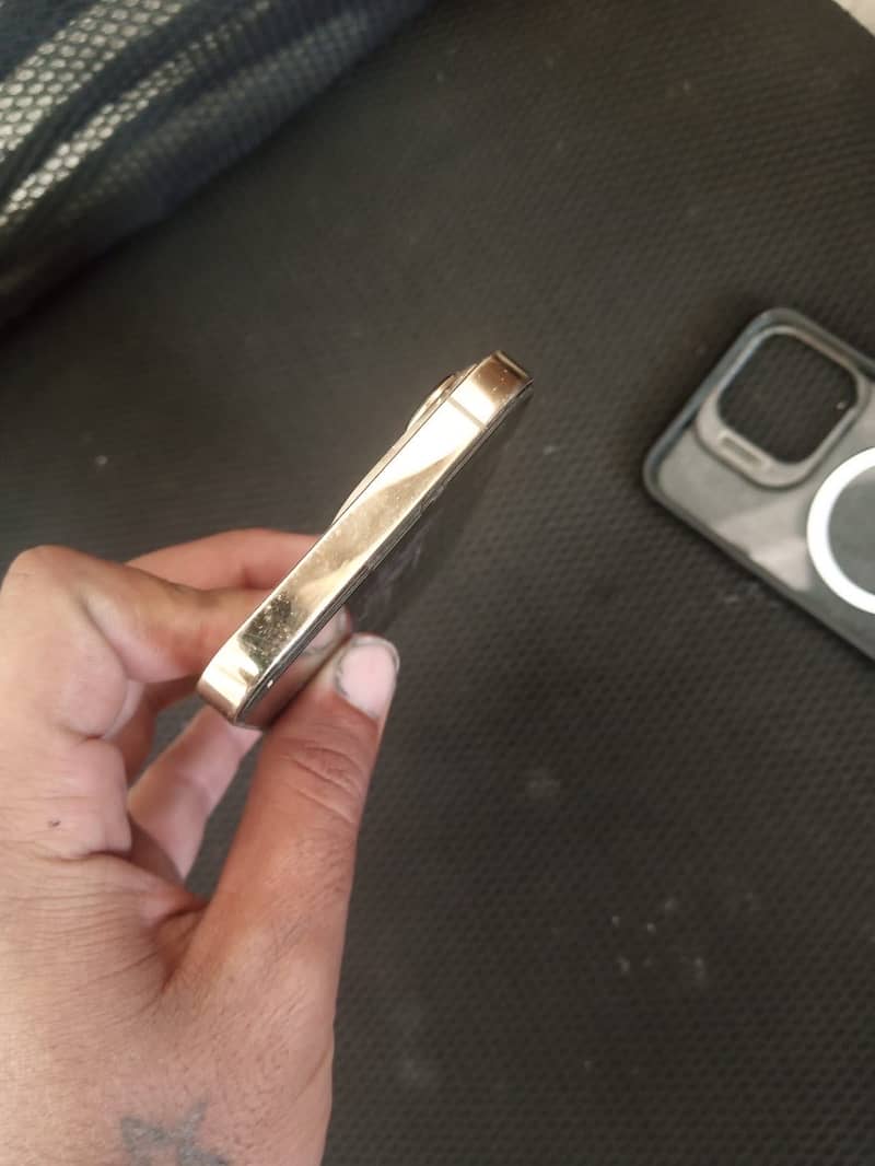 Apple iPhone 13 Pro 0