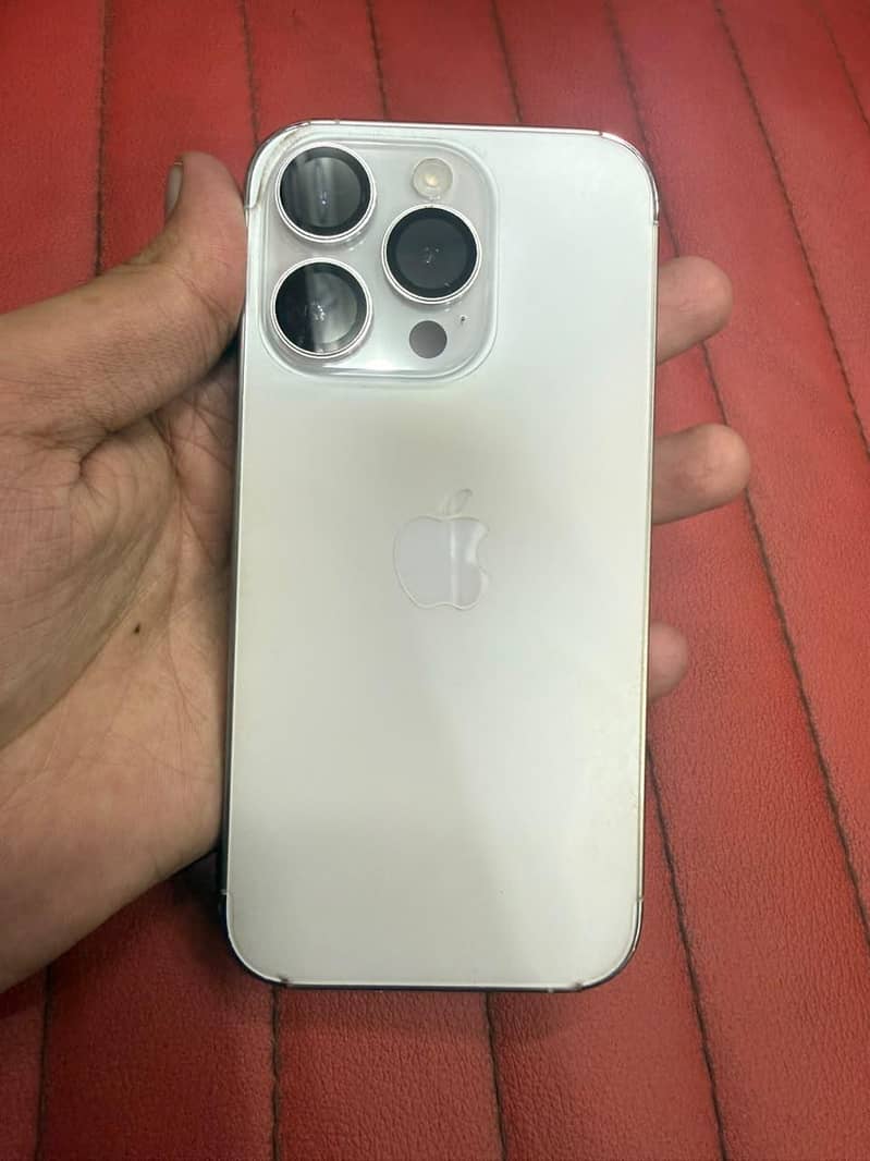 Apple iPhone 14 Pro 1