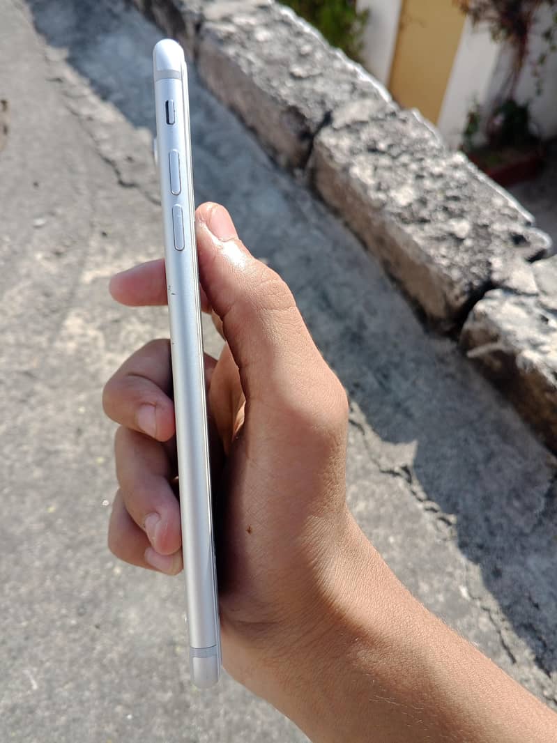 Apple iPhone 7 Plus 1