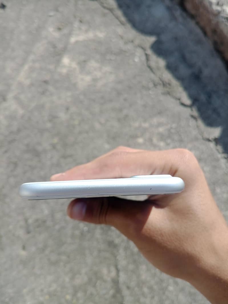Apple iPhone 7 Plus 5