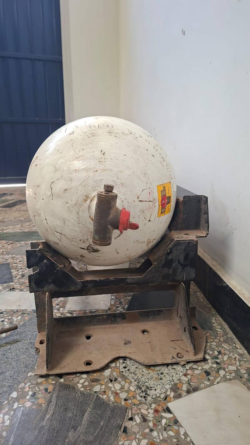 CNG Kit with Empty Cylinder – Complete Setup 1