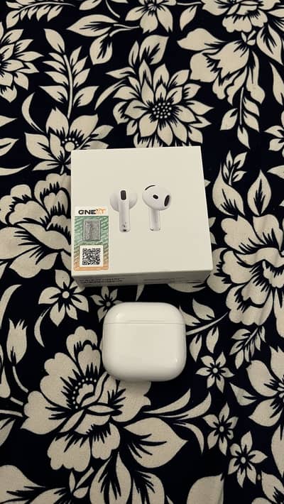 Apple Airpods 5 with ANC - Brand new, used for a day