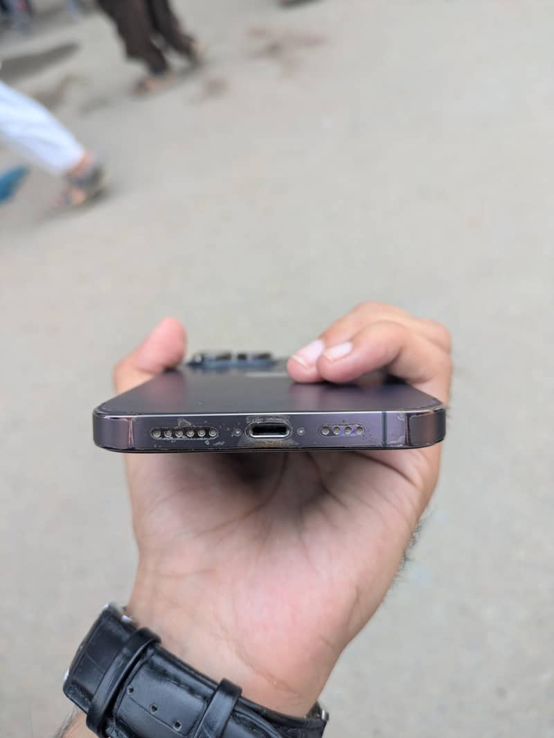 Apple iPhone 14 Pro Max 1