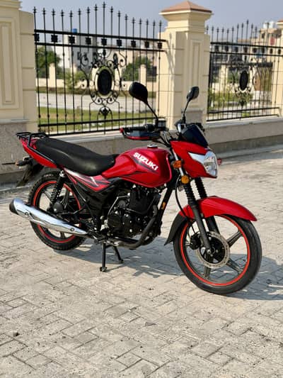 Suzuki GR 150 2023 only 8000kms driven like new
