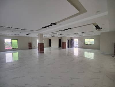 BRAND NEW DOUBLE COMMERCIAL HALL FOR RENT ON MAIN ROAD