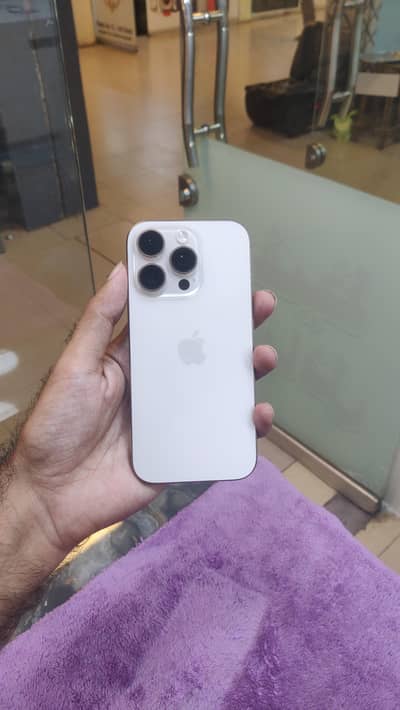 Apple iPhone 16 Pro