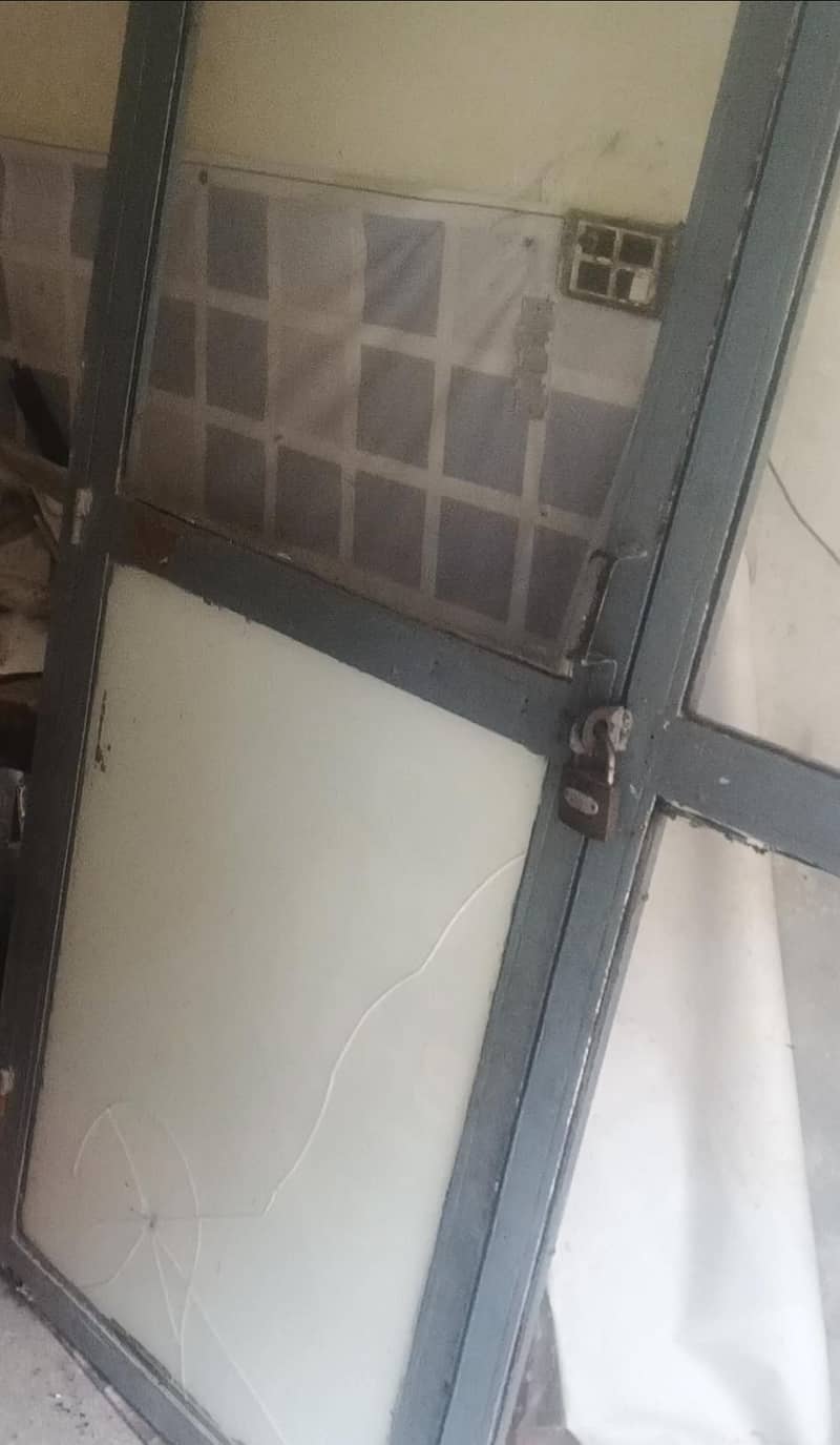 بڑا شیشے والا فریم برائے فروخت 0