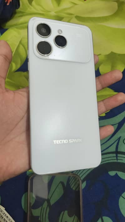 Tecno Spark 40