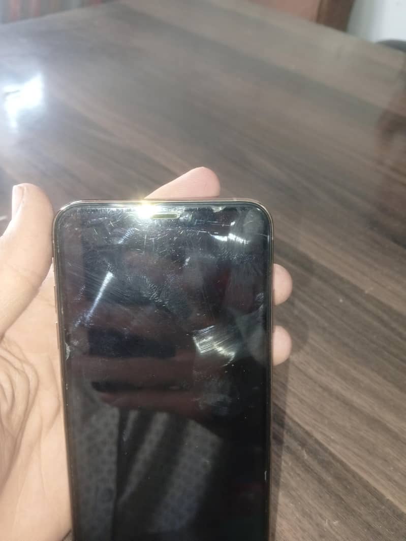 iphone XS max 4