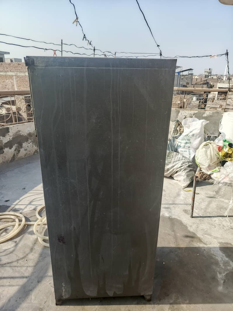 good condition locker 1