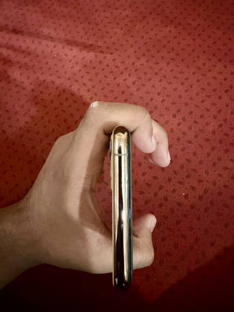 Apple iPhone 11 Pro Max 6