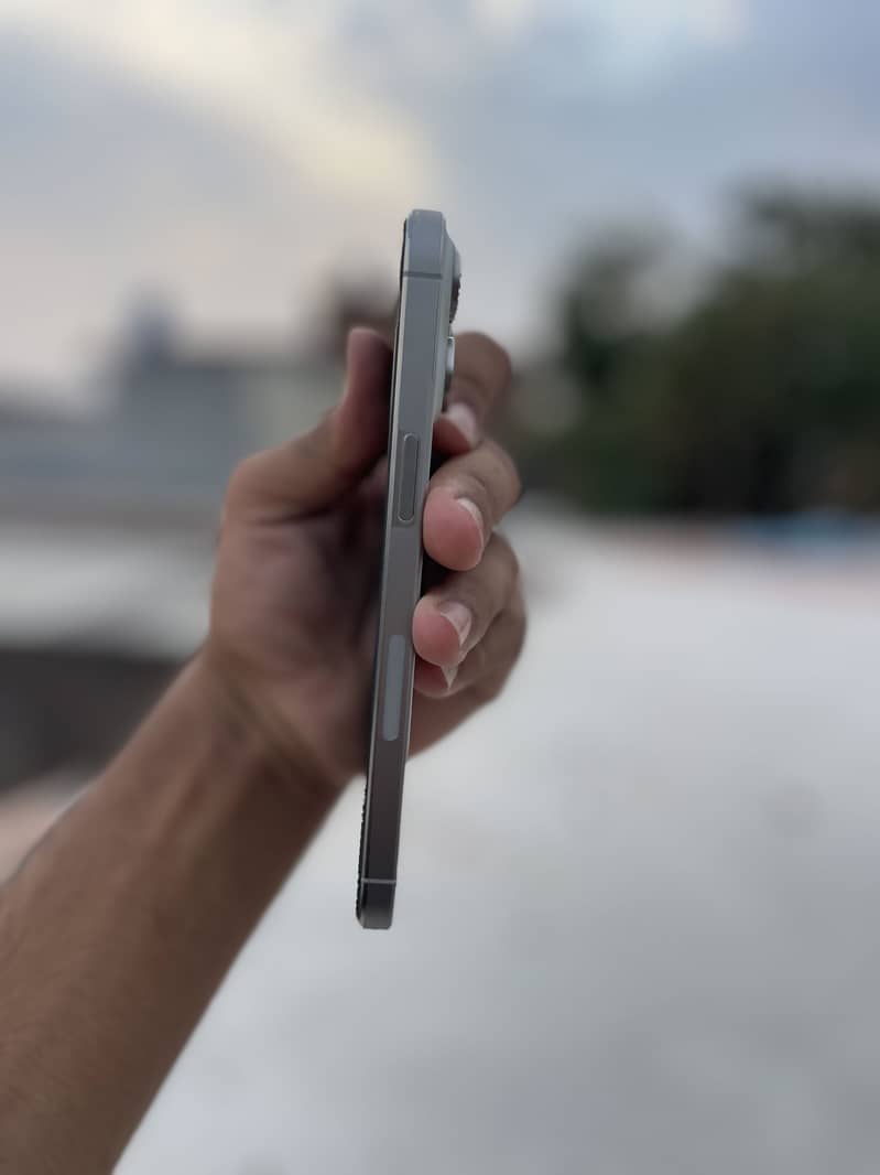 Apple iPhone 15 Pro Max 1