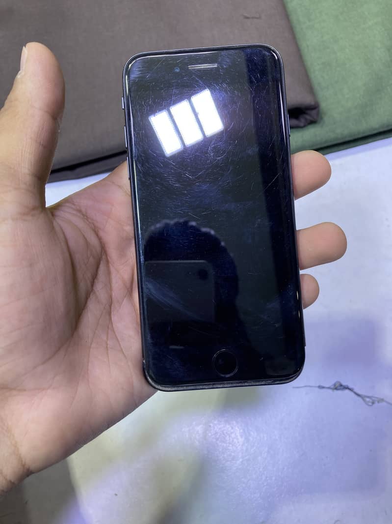 Apple iPhone SE 0