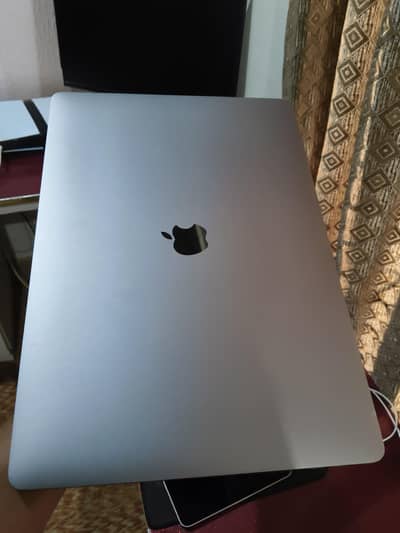 Macbook Pro i9 16inche 2019