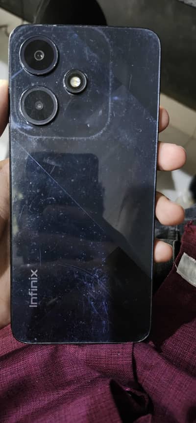 Infinix Hot 30i 4+4,128 go condition 9/10