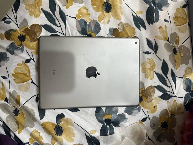 ipad 5th Generation 32 GB 2