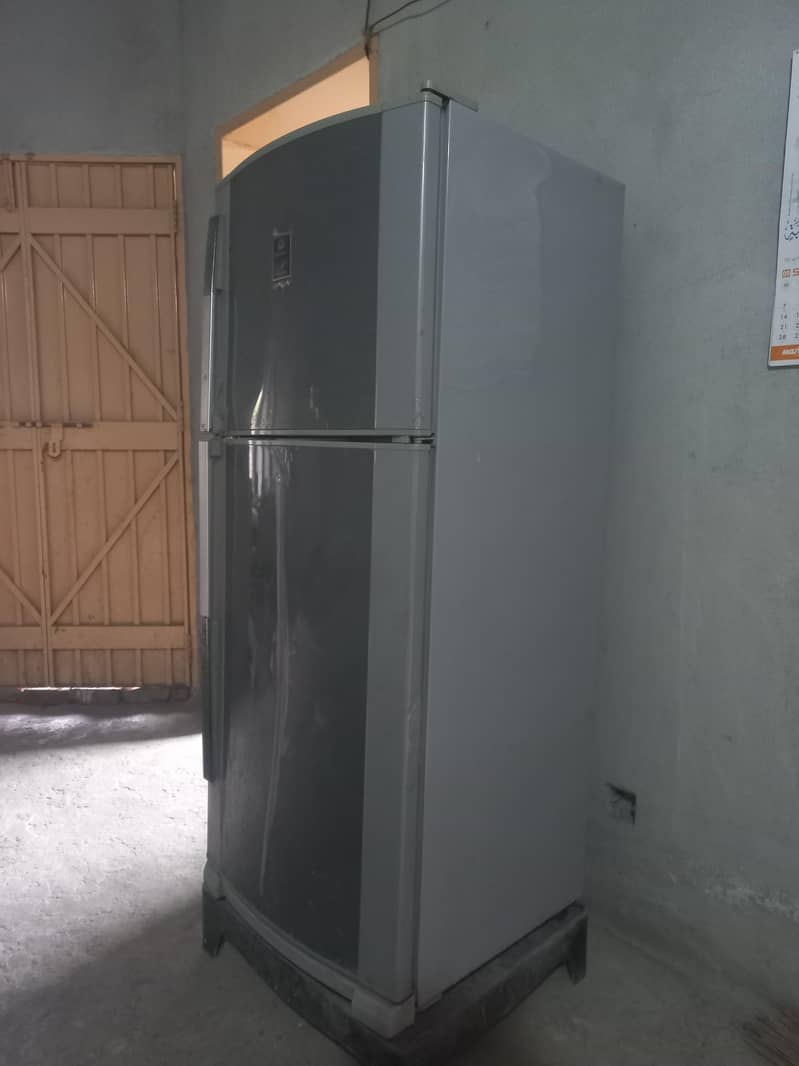 Dawlance fridge 1