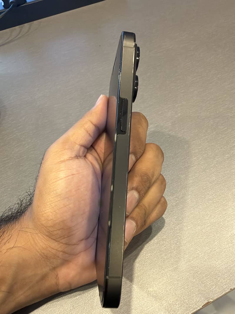 Apple iPhone 14 Pro 2